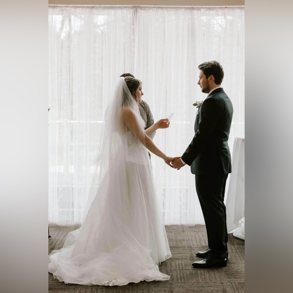 Galina Signature Wedding Dress SIZE 4 - Picture 5 of 8